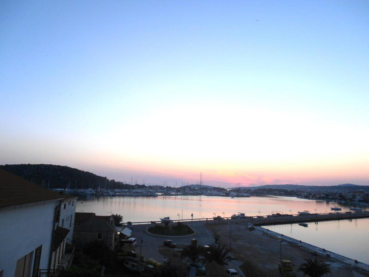 Pansion Danijela Hotel โรกอซนิซา ภายนอก รูปภาพ